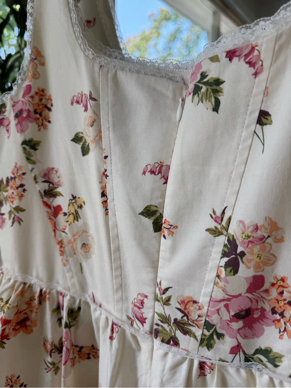 WAYF Cream Floral Corset Midi Dress with Pink & Green Accents L - Picture 7 of 8